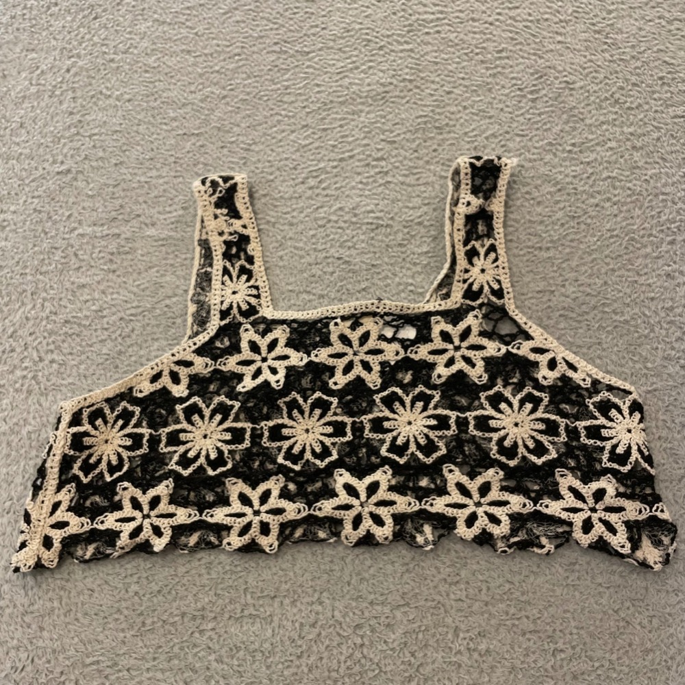 NWT POL Crochet Floral Crop Tank Top Women One Size Black Boho Festival Oversize - Picture 3 of 6